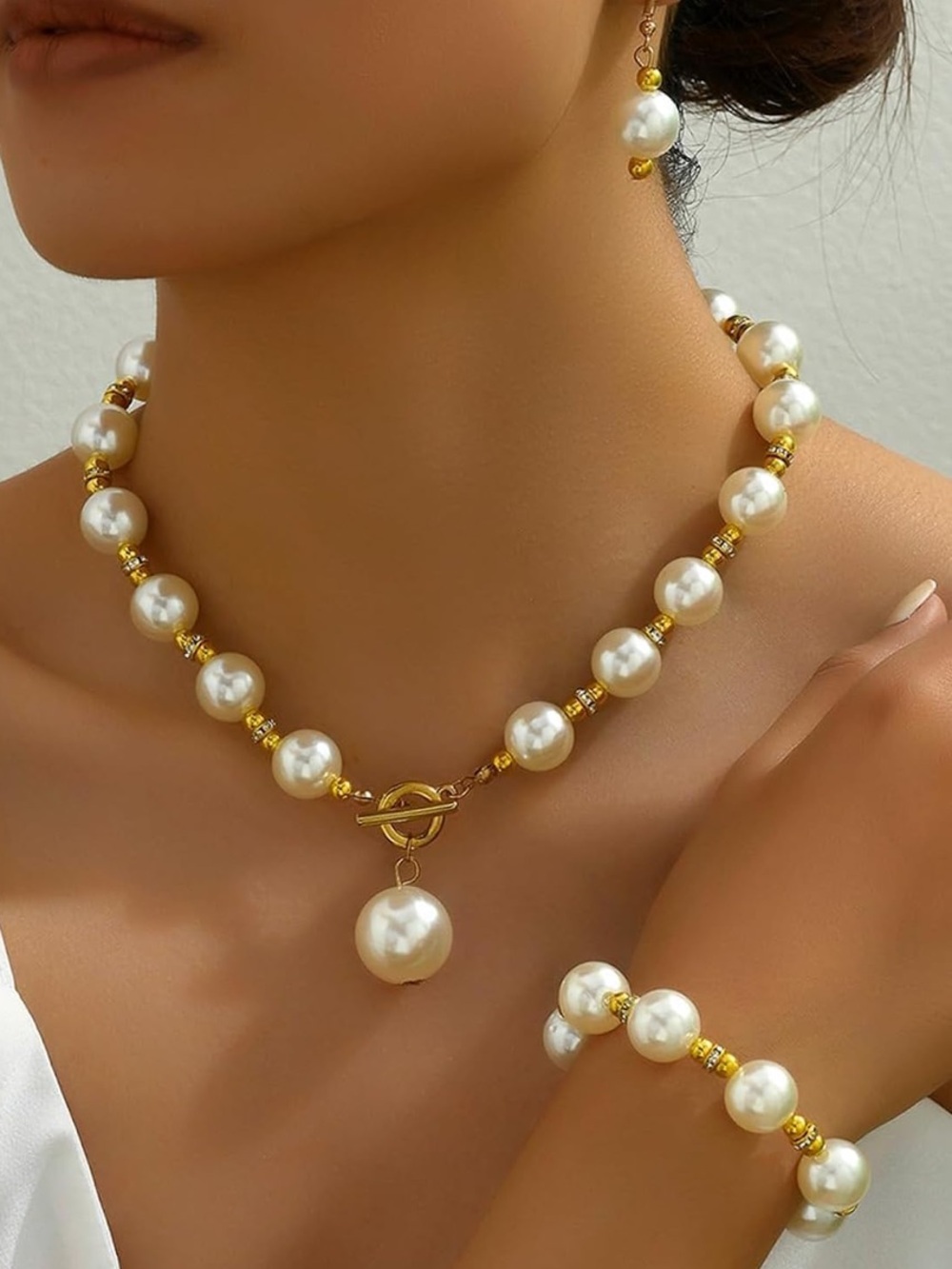 Anthropologie White Pearl and Gold Tone Bead Necklace Set